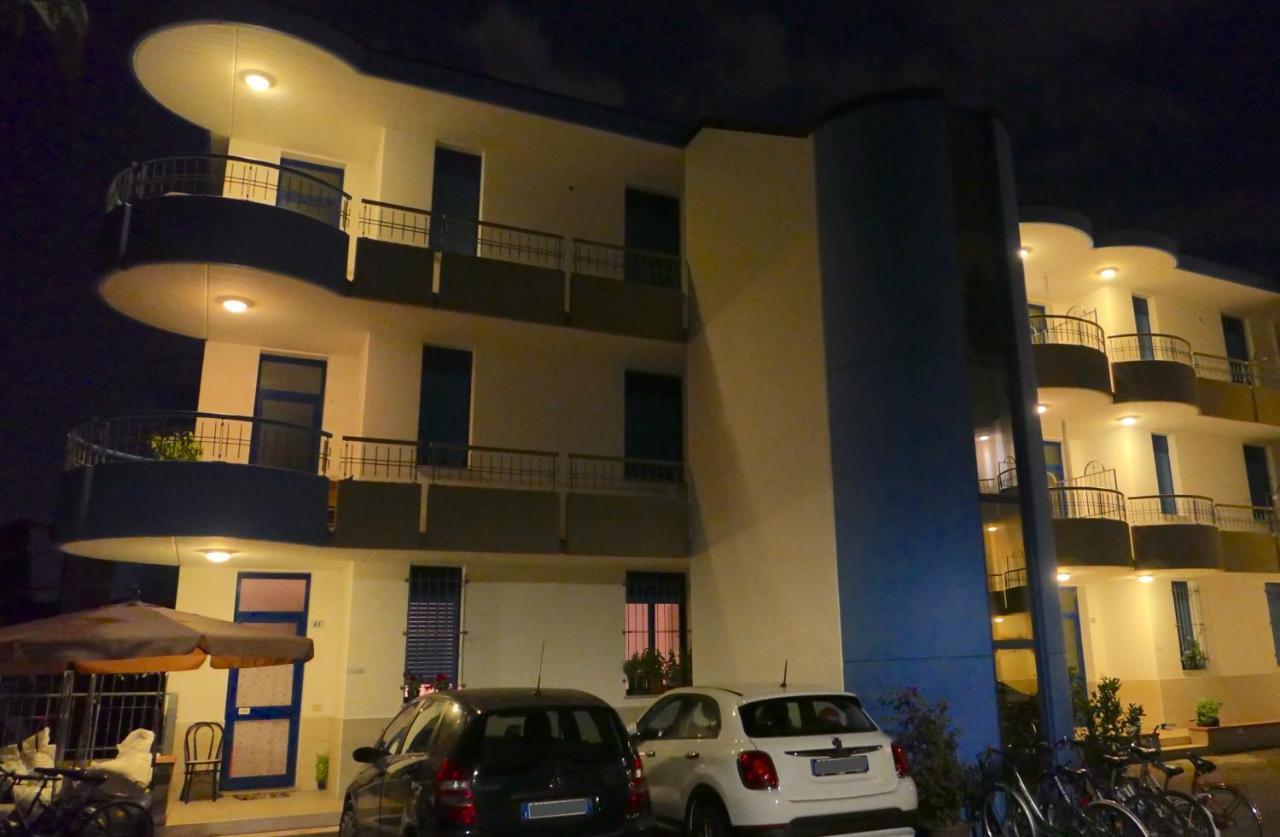 Residence Il Sole ปอร์โตกอร์ซีนี ภายนอก รูปภาพ